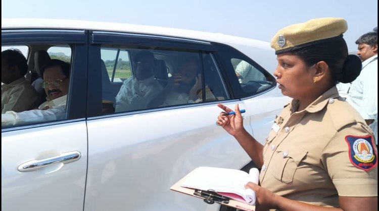 துரைமுருகன் வாகனத்தை தடுத்து நிறுத்தி சோதனை! பரபரப்பு ஏதும் ஏற்படவில்லை!