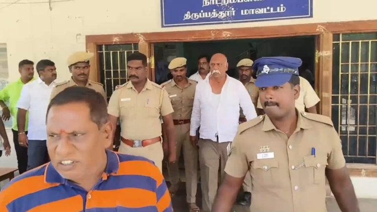 முன்னாள் அமைச்சர் கே.சி.வீரமணி மீது புகார் கொடுக்க வந்தவர்களை அதிமுக குண்டர்கள் தாக்கு!