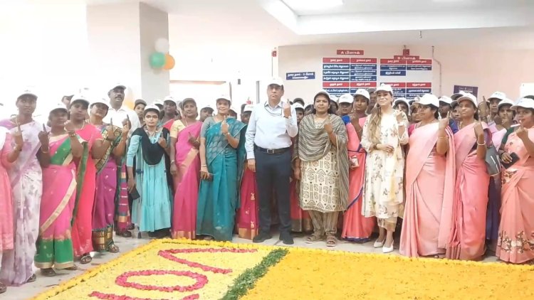 ஹீலியம் பலூனை பறக்கவிட்ட கலெக்டர்!